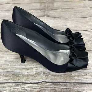 Stuart Weitzman Gigiritz Black Satin Ruffle Pumps Open Toe Size 7